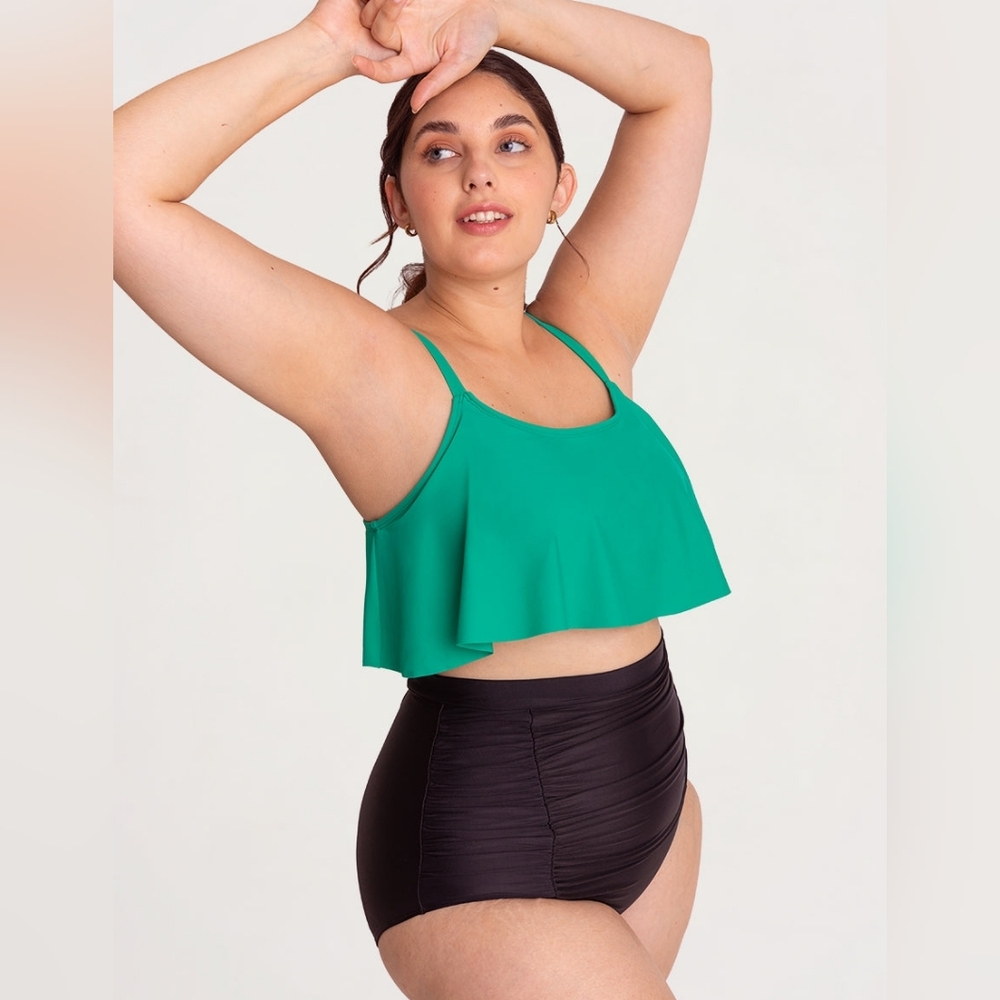 NWT Shapermjnt Ruffled Bikini Top in Dark Mint